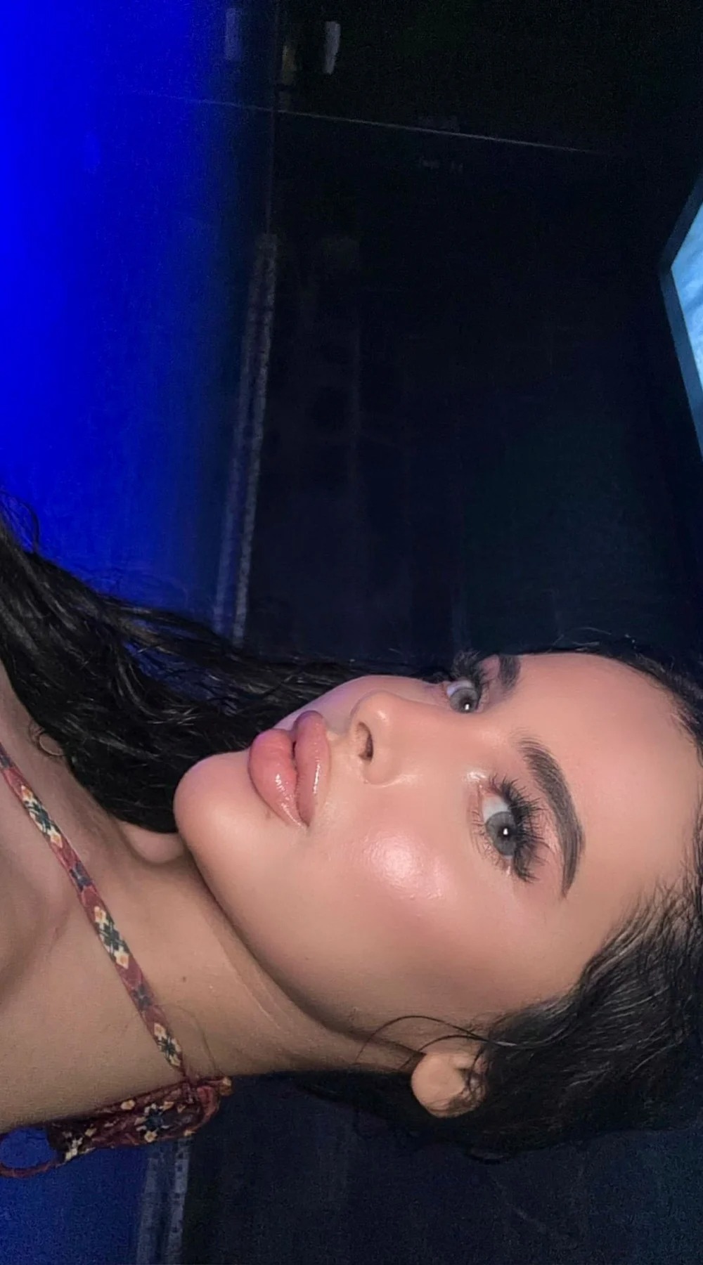 Junge Studentin sucht Abenteuer